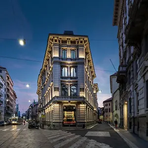 Radisson Collection Hotel, Palazzo Touring Club Milán