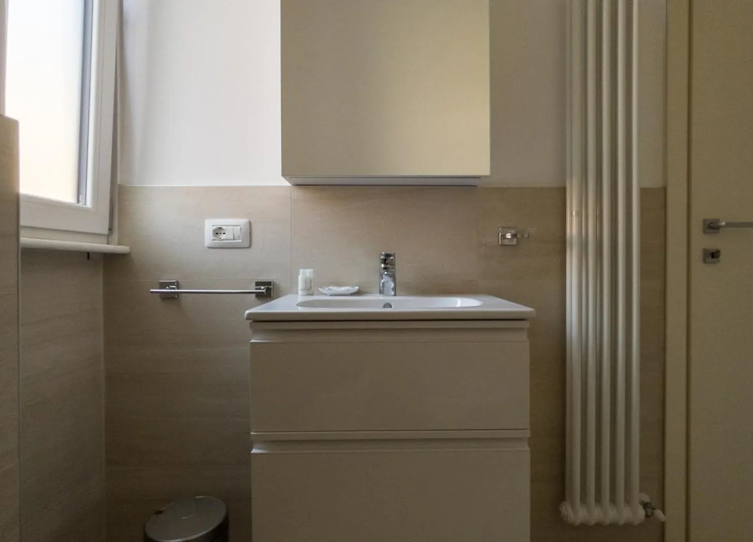 Guest house Rrrapido Holy Suites And Rooms - Via Sardegna Milan Italy